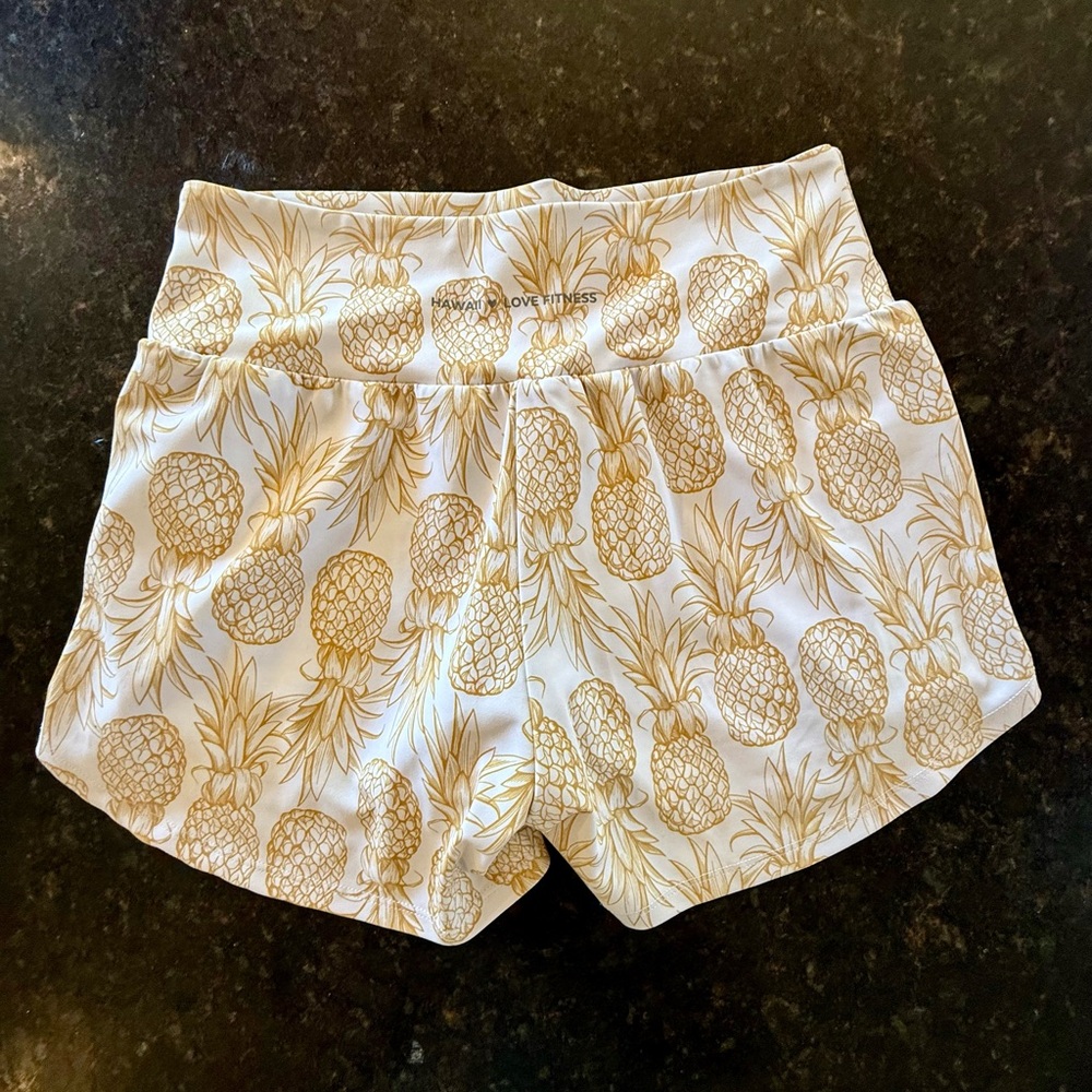 Hawaii Love Fitness Athletic Shorts Stretch
Built-In Panty Pineapples Runners XS - Picture 5 of 9